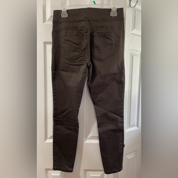 2/$15 Ricki’s Pull on Pants Size M - Picture 2 of 3